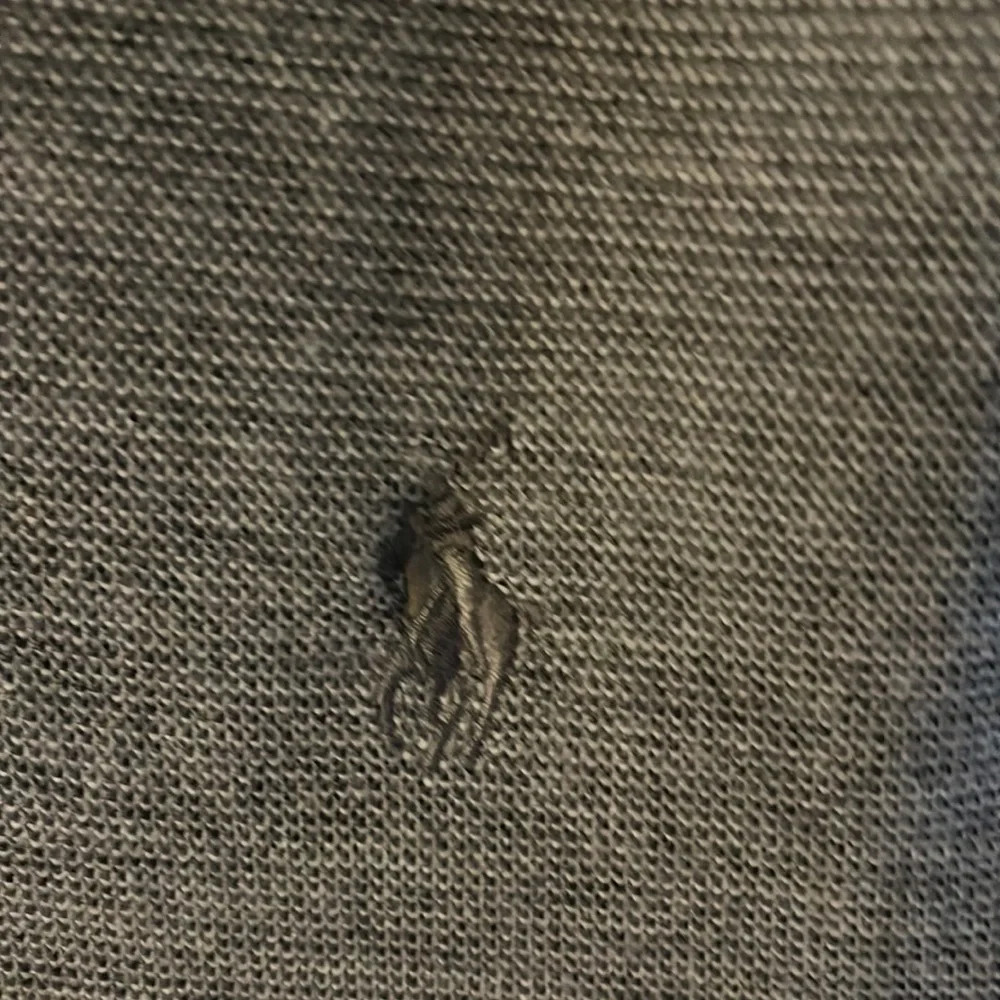 NWT! Men’s Polo by Ralph Lauren Wool, Silk and Cashmere Knit Polo. Lt. Gray Med